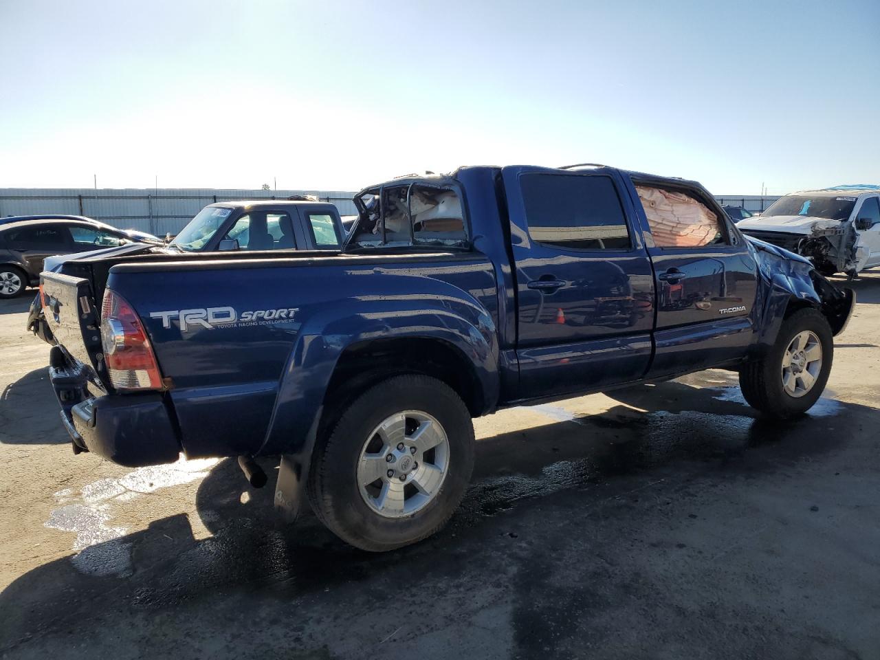 2014 Toyota Tacoma - Image 3