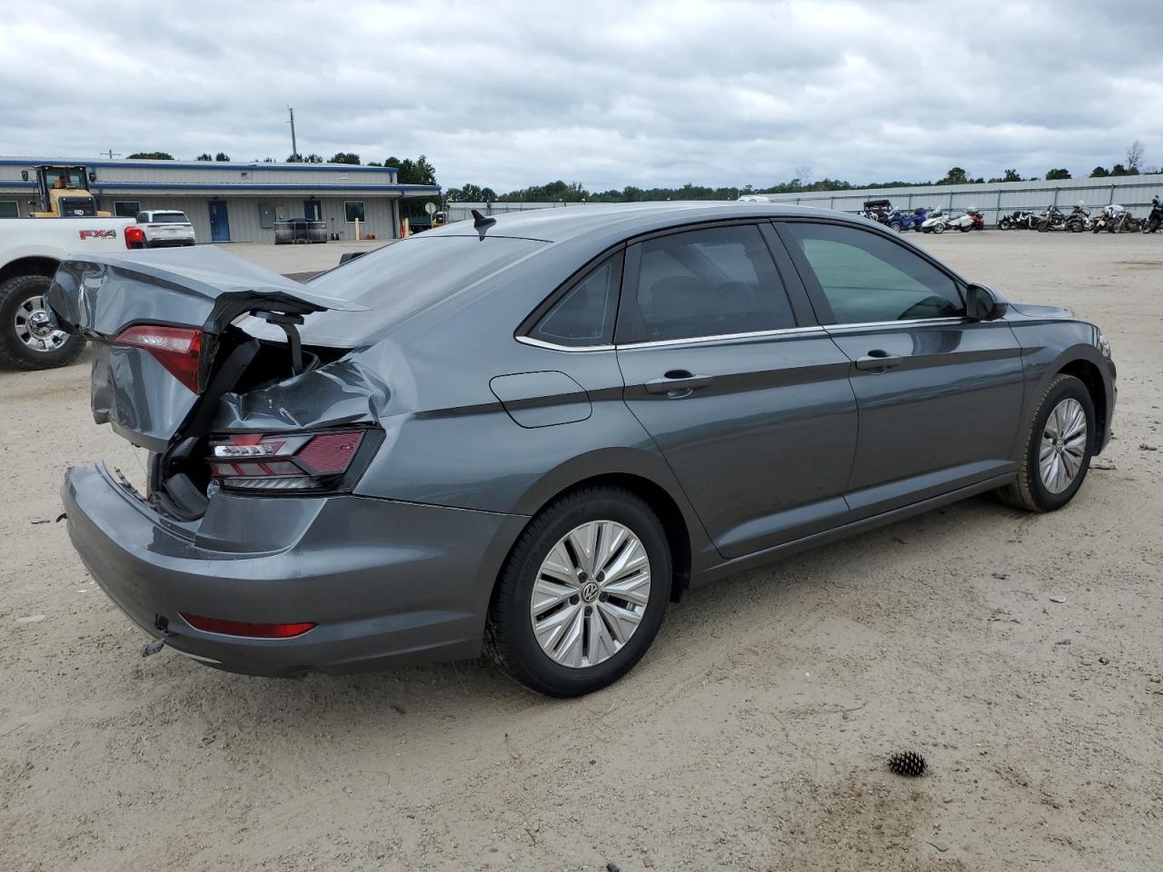 2019 Volkswagen Jetta - Image 3