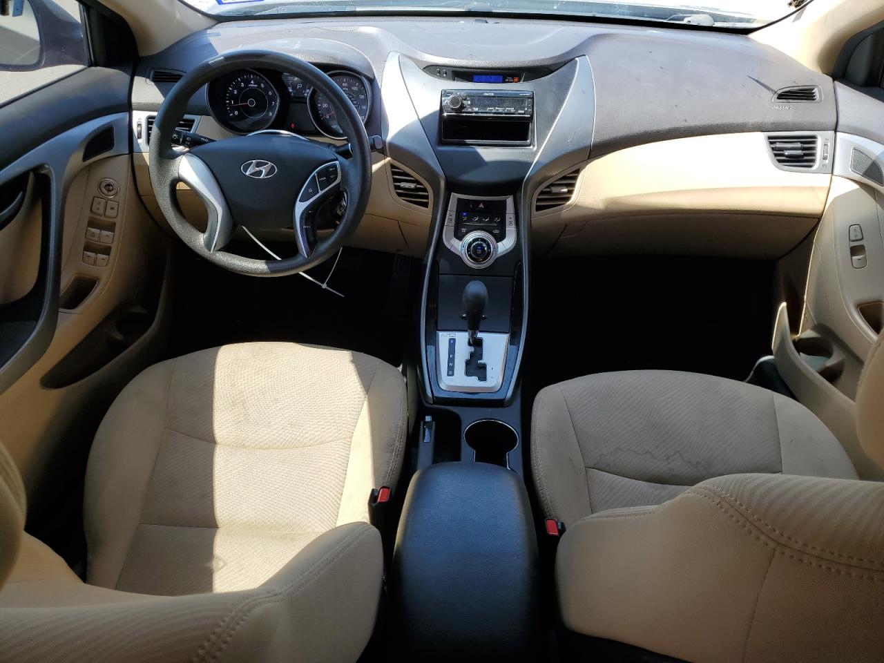 2013 Hyundai Elantra - Image 8