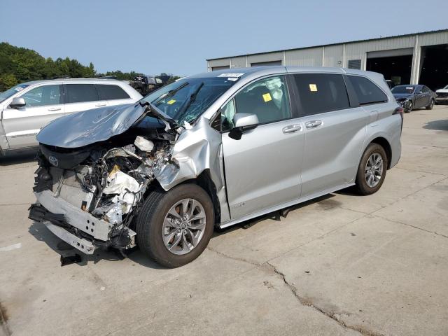 2021 Toyota Sienna Le