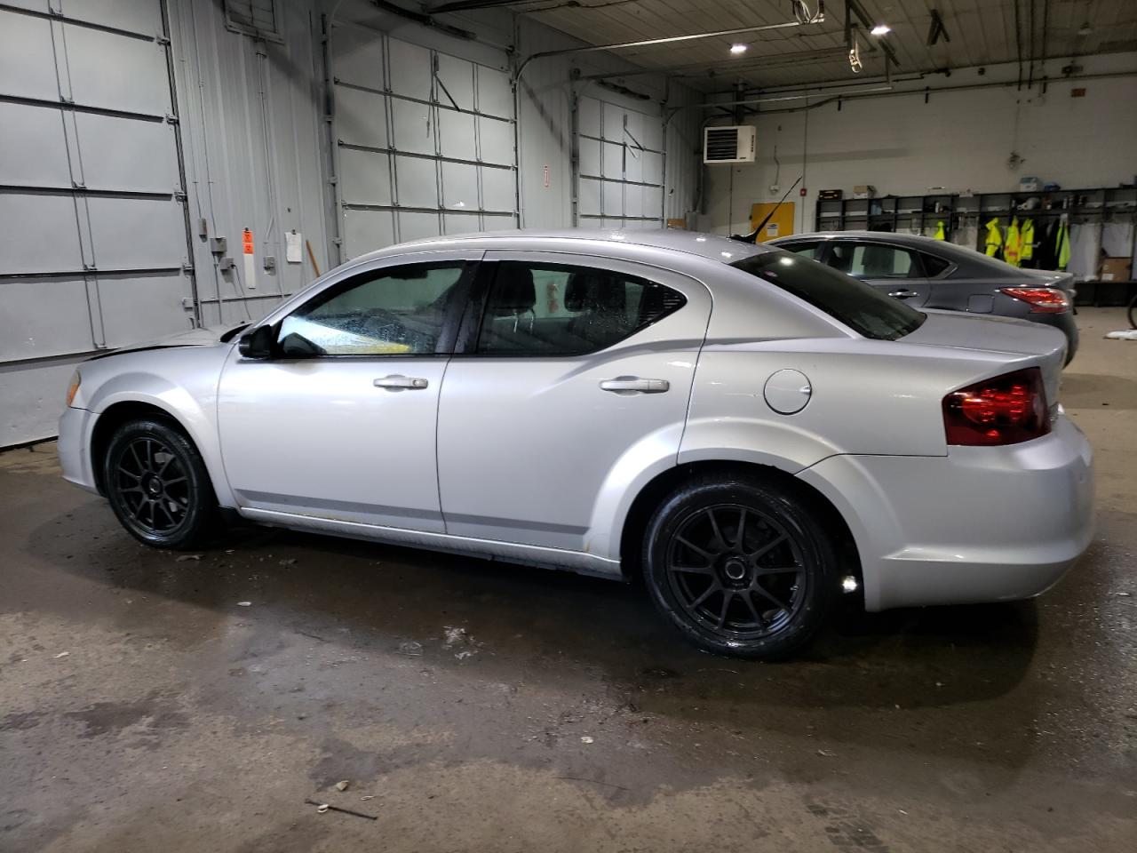 2011 Dodge Avenger - Image 2