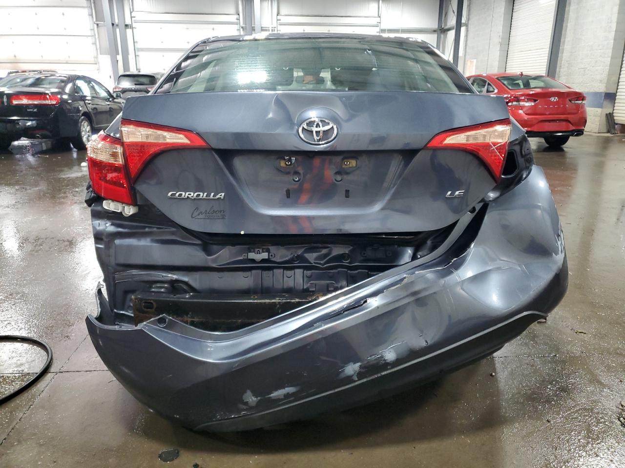 2018 Toyota Corolla L VIN: 5YFBURHE3JP755121 Lot: 73401984