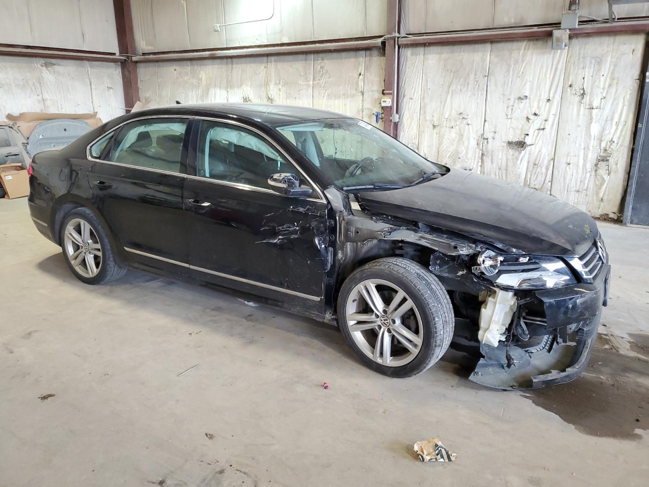 2014 Volkswagen Passat - Image 4