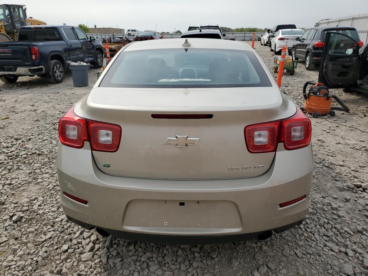 VIN 1G11F5SL3FF311458 2015 CHEVROLET MALIBU no.6