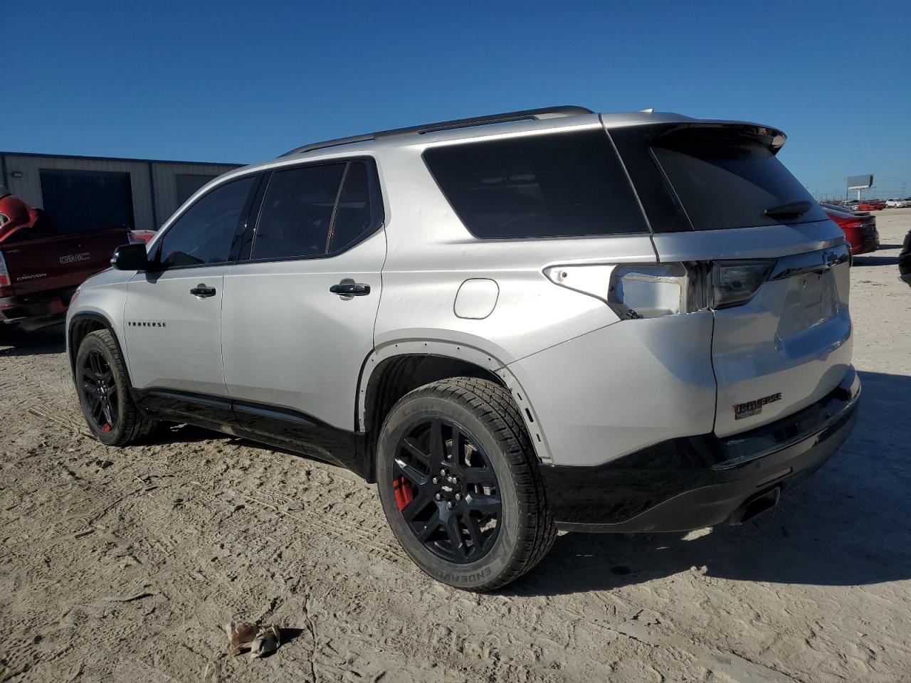 2018 Chevrolet Traverse - Image 2