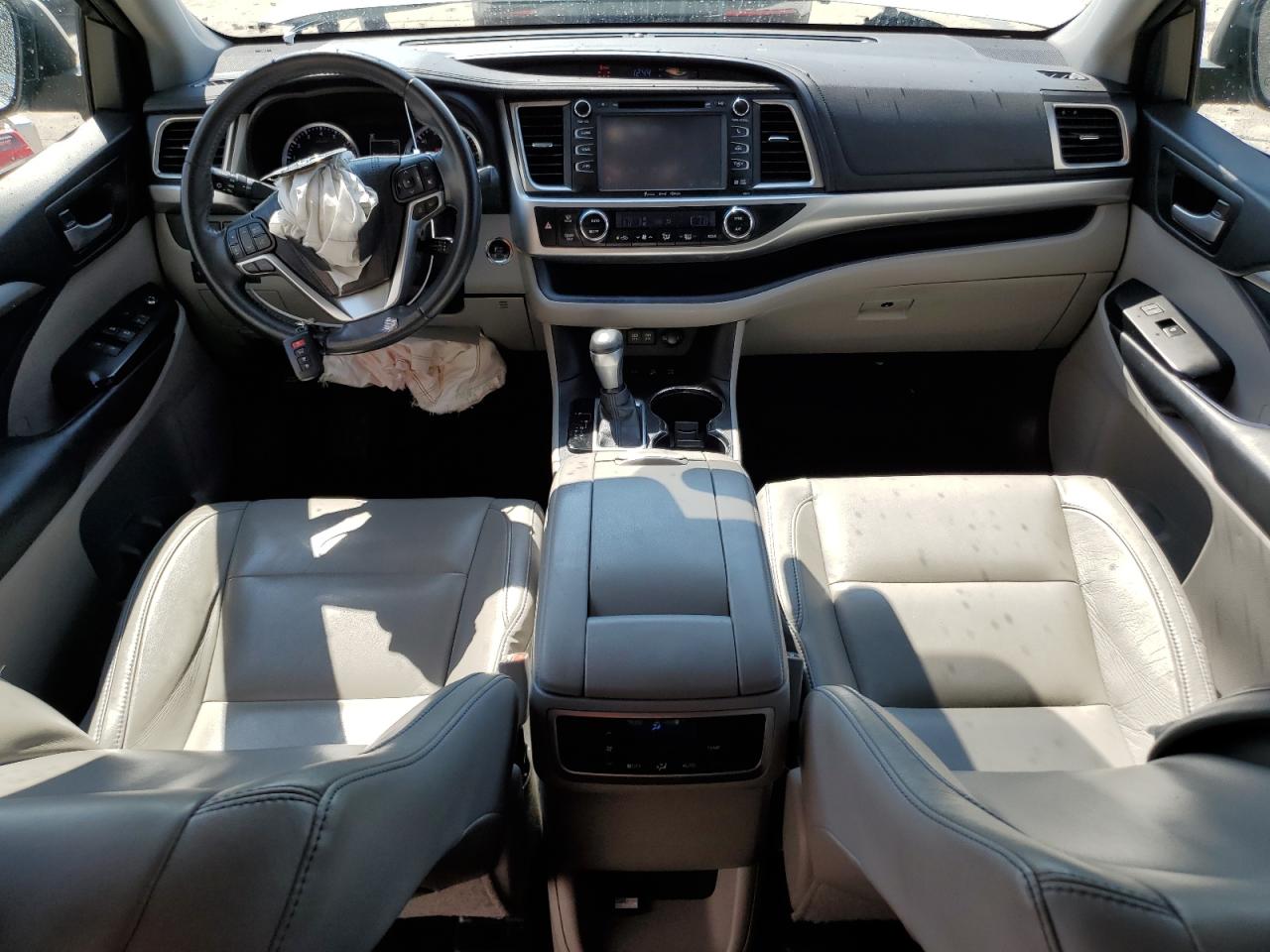 2017 Toyota Highlander - Image 8