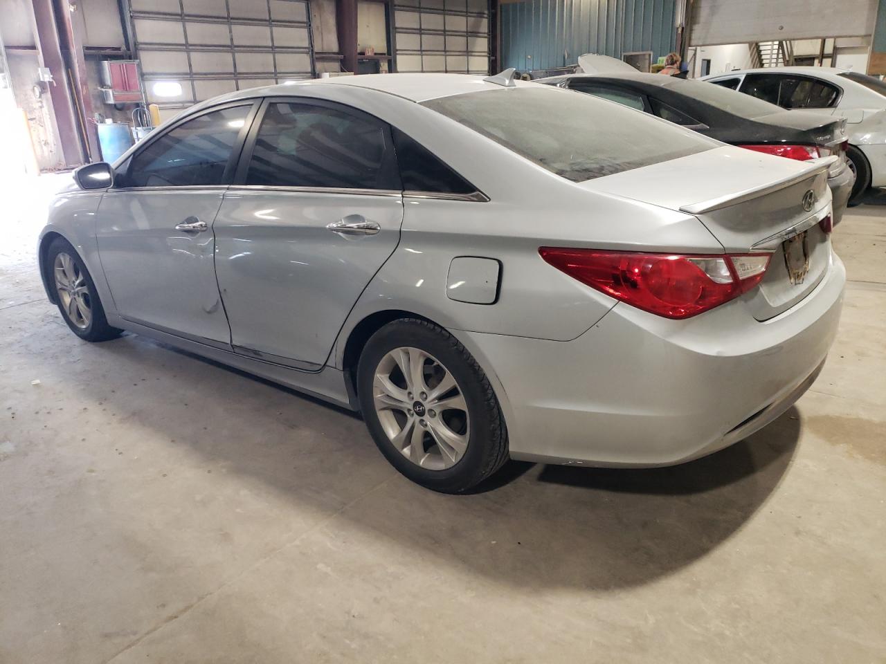 2011 Hyundai Sonata - Image 2