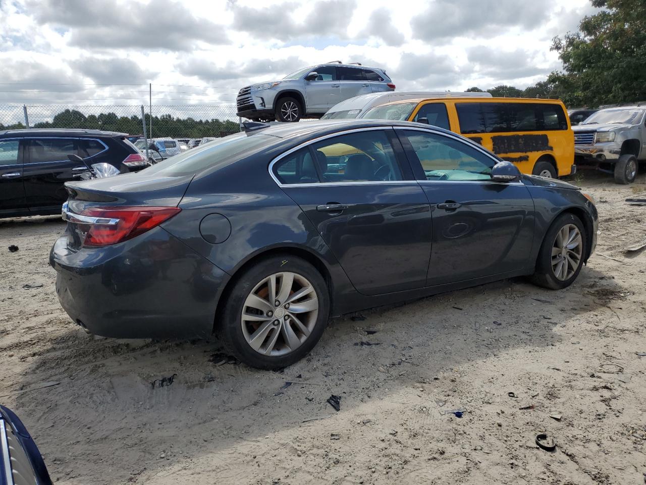 2015 Buick Regal - Image 3