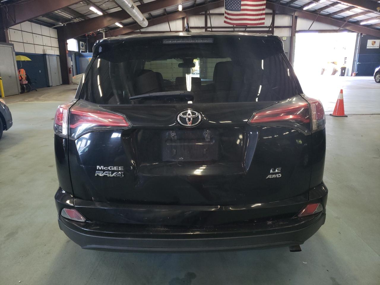 2017 Toyota Rav4 Le VIN: 2T3BFREV4HW687457 Lot: 71489854