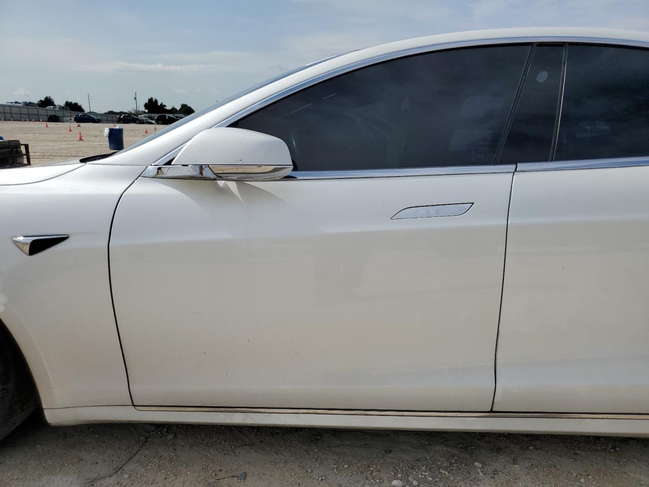 5YJSA1E28KF300590 2019 Tesla Model S