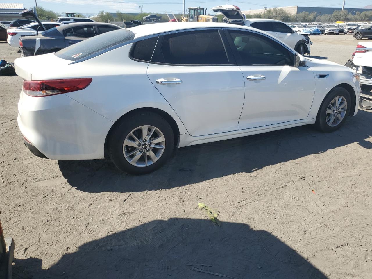 2016 Kia Optima Lx VIN: KNAGT4L3XG5074846 Lot: 73149064