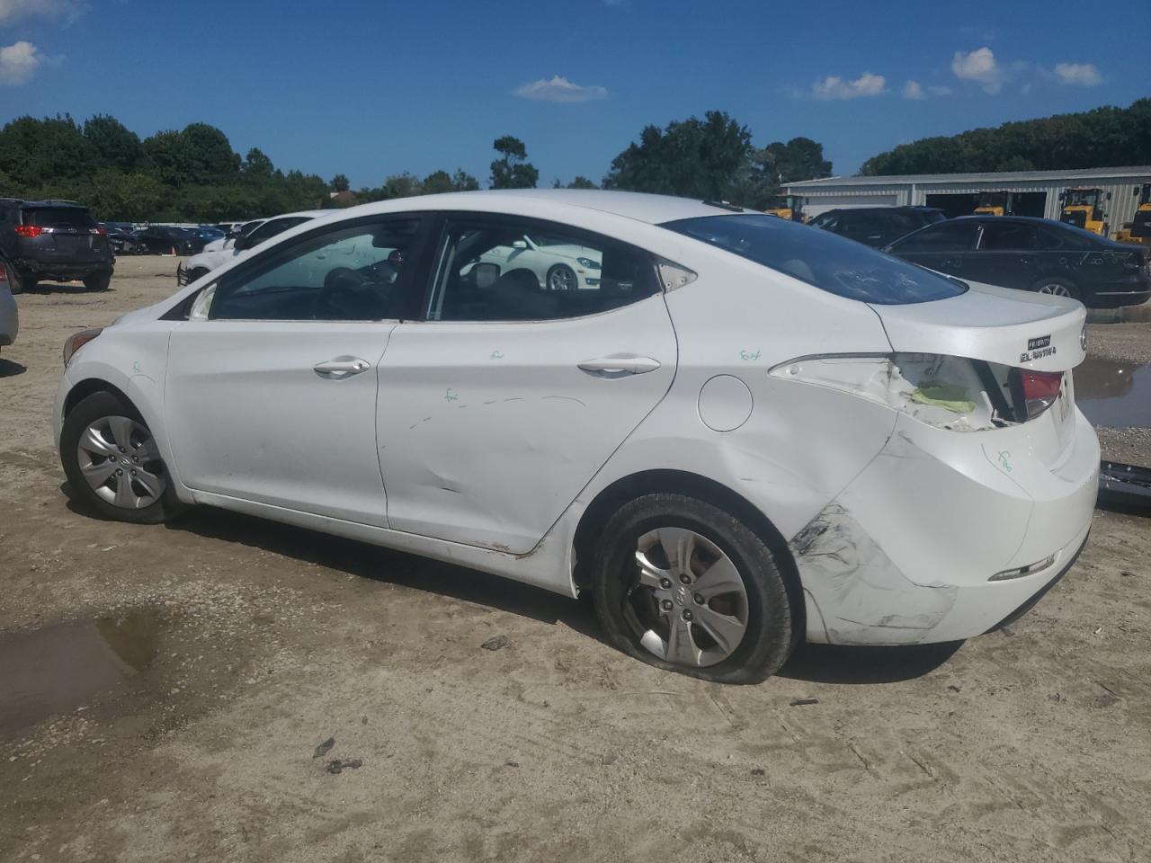 5NPDH4AE5GH672533 2016 HYUNDAI ELANTRA - Image 2