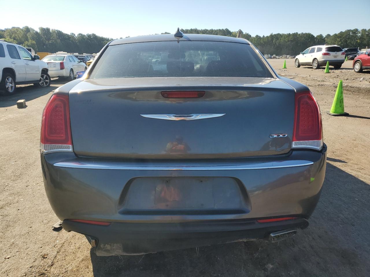 2015 Chrysler 300 Limited VIN: 2C3CCAAG9FH903908 Lot: 73403724