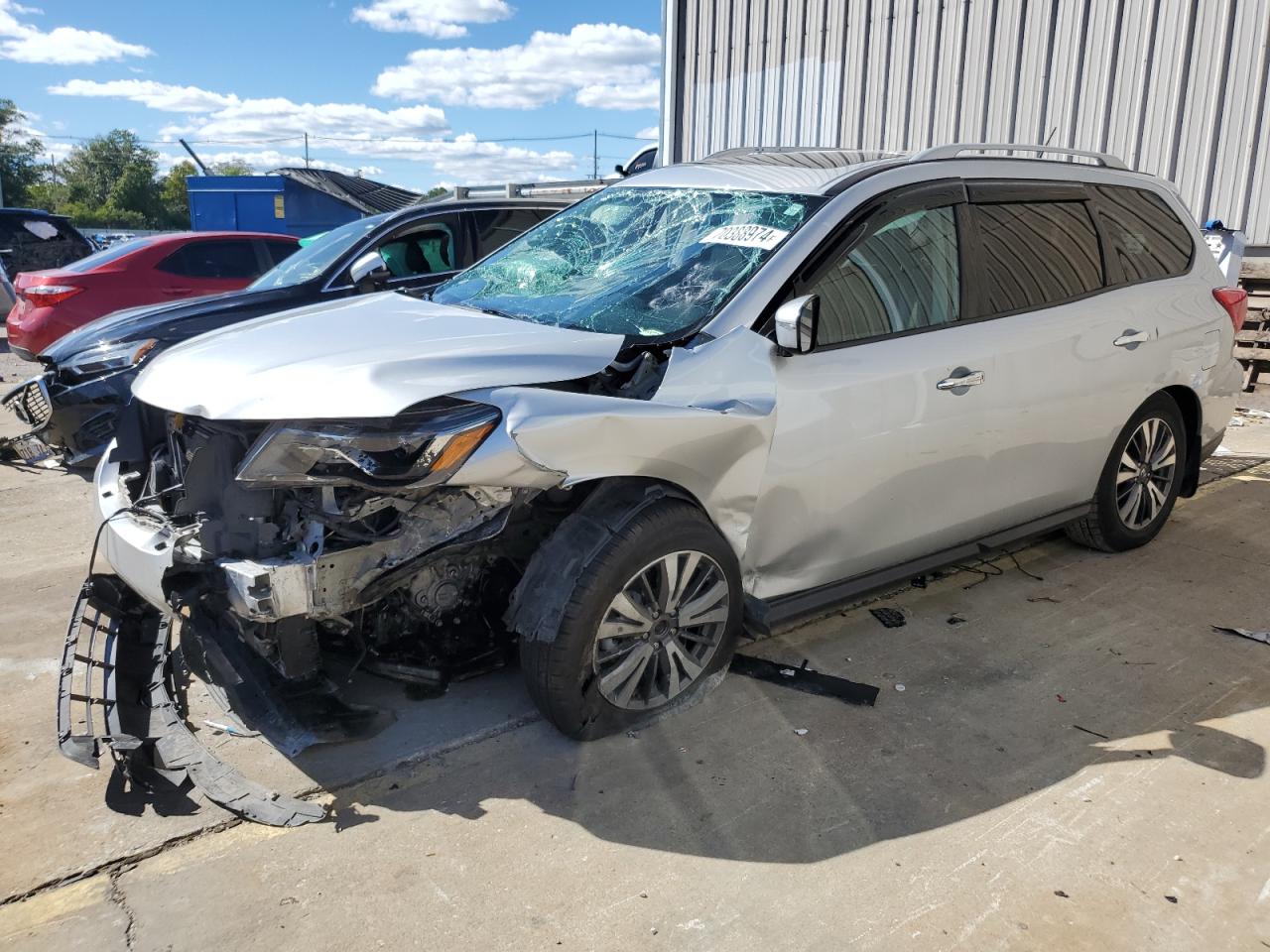2017 Nissan Pathfinder - Image 1