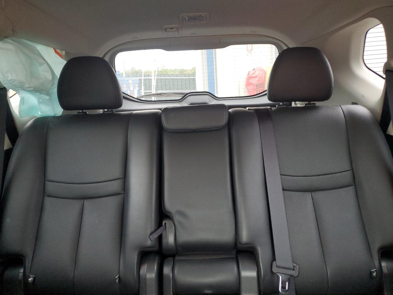 JN8AT2MV9JW350887 2018 Nissan Rogue S