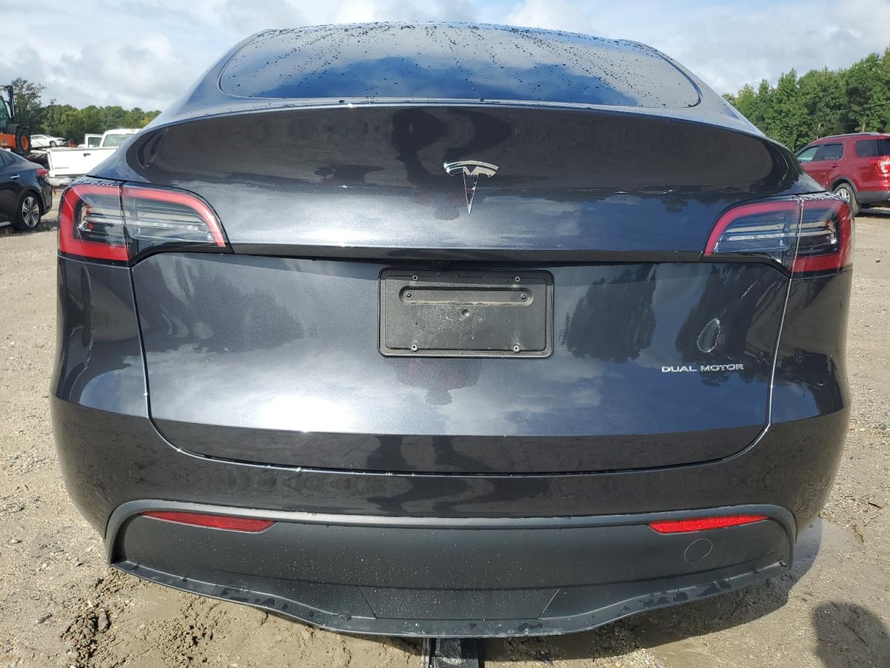 7SAYGAEE5RF089252 2024 Tesla Model Y