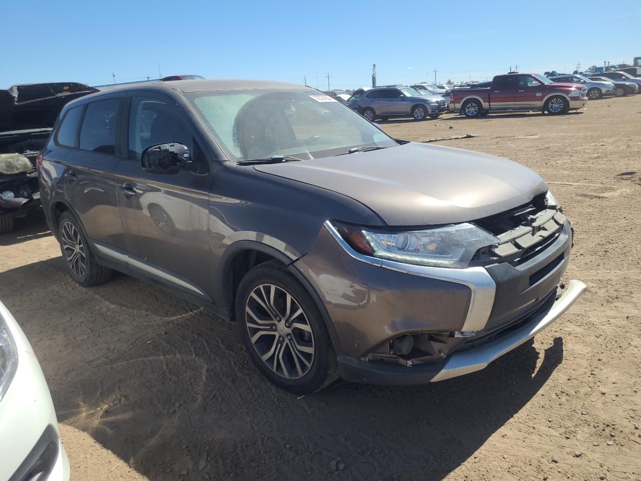 2018 Mitsubishi Outlander - Image 4