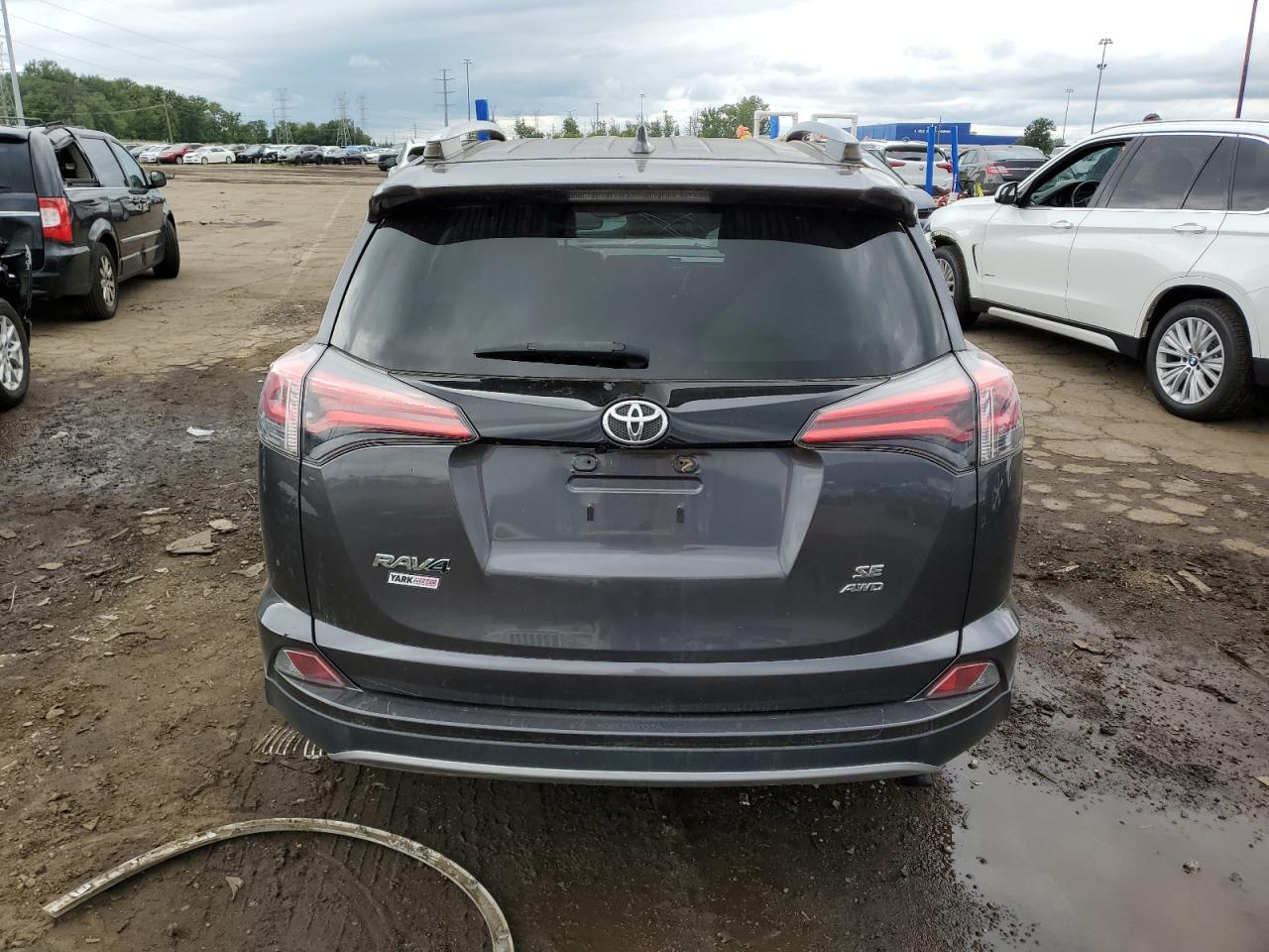 2017 Toyota Rav4 Se VIN: JTMJFREV1HJ709067 Lot: 70457304