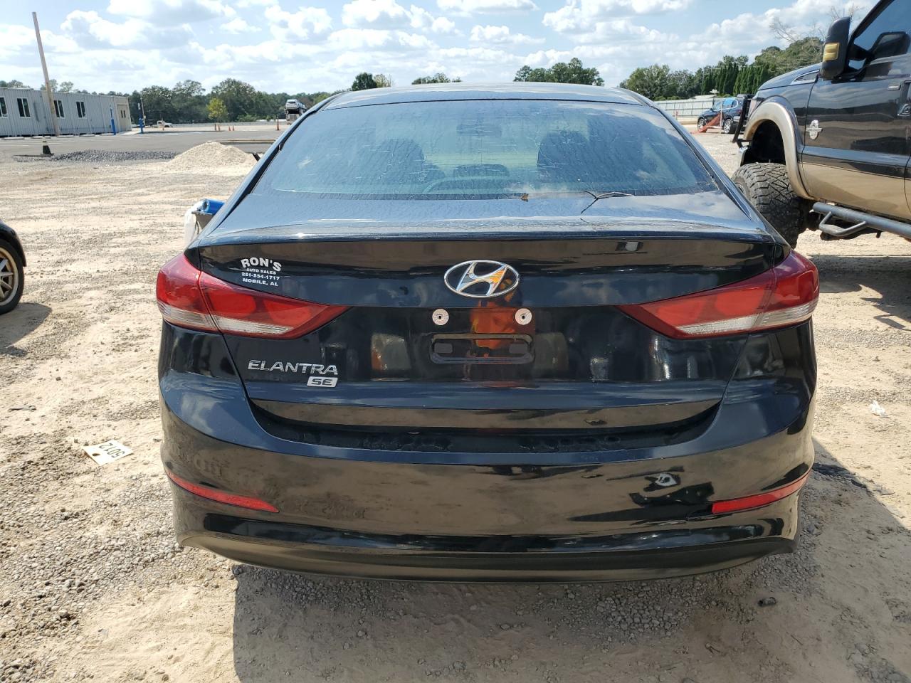 KMHD74LF2JU475322 2018 Hyundai Elantra Se