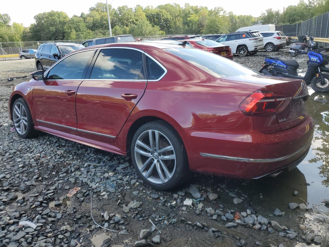 1VWDT7A3XHC052060 2017 VOLKSWAGEN PASSAT - Image 2