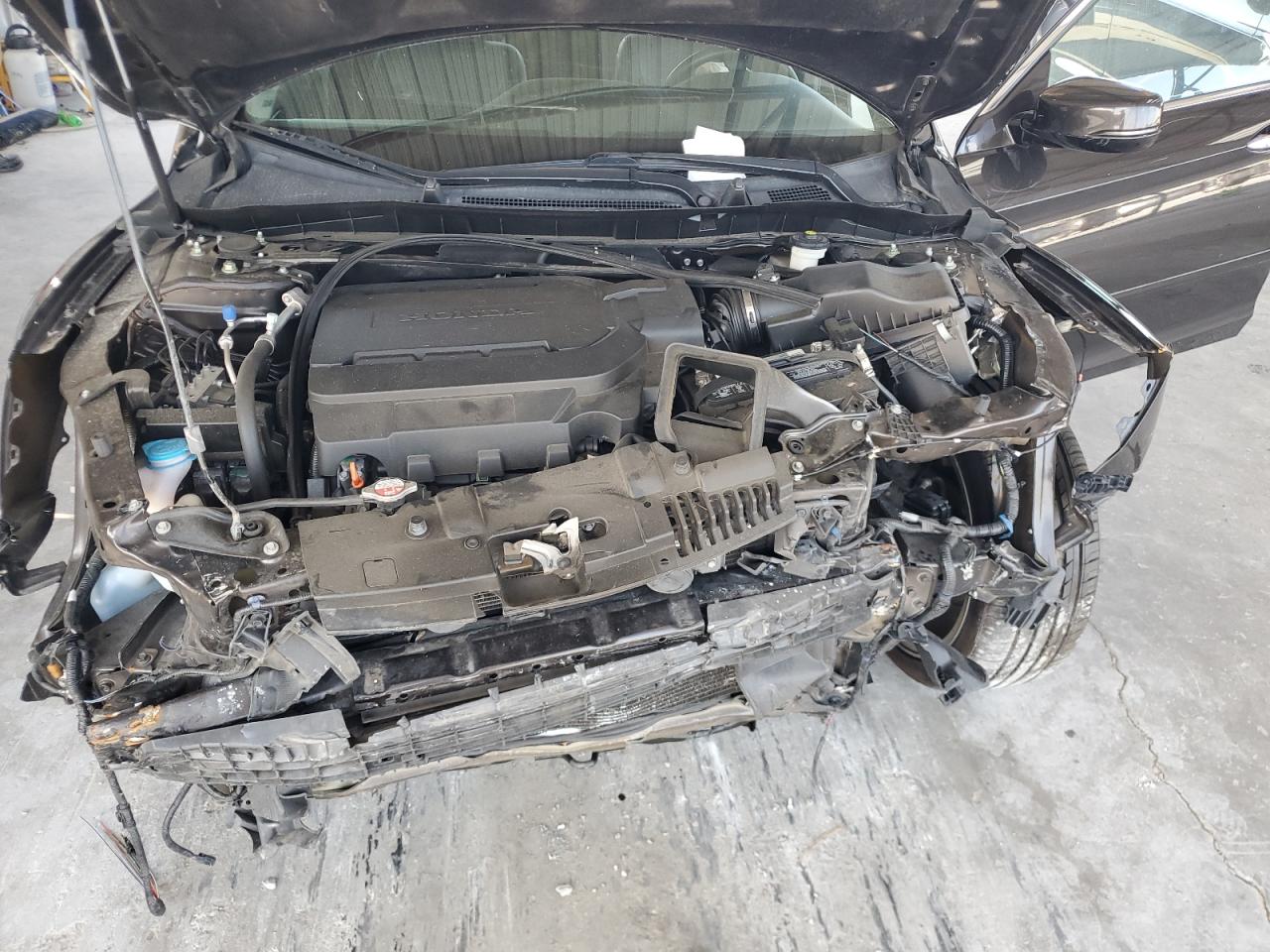 1HGCR3F98GA020593 2016 Honda Accord Touring