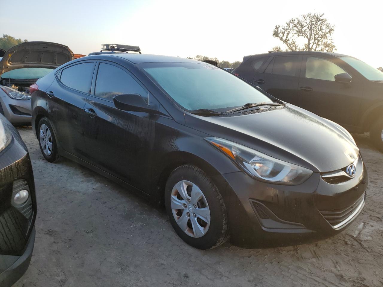 2016 Hyundai Elantra - Image 4