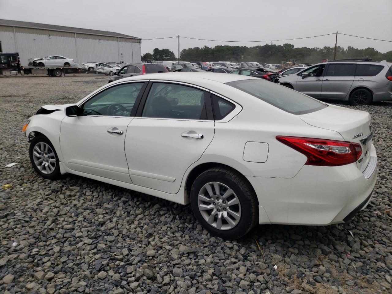 1N4AL3AP4HN330690 2017 NISSAN ALTIMA - Image 2