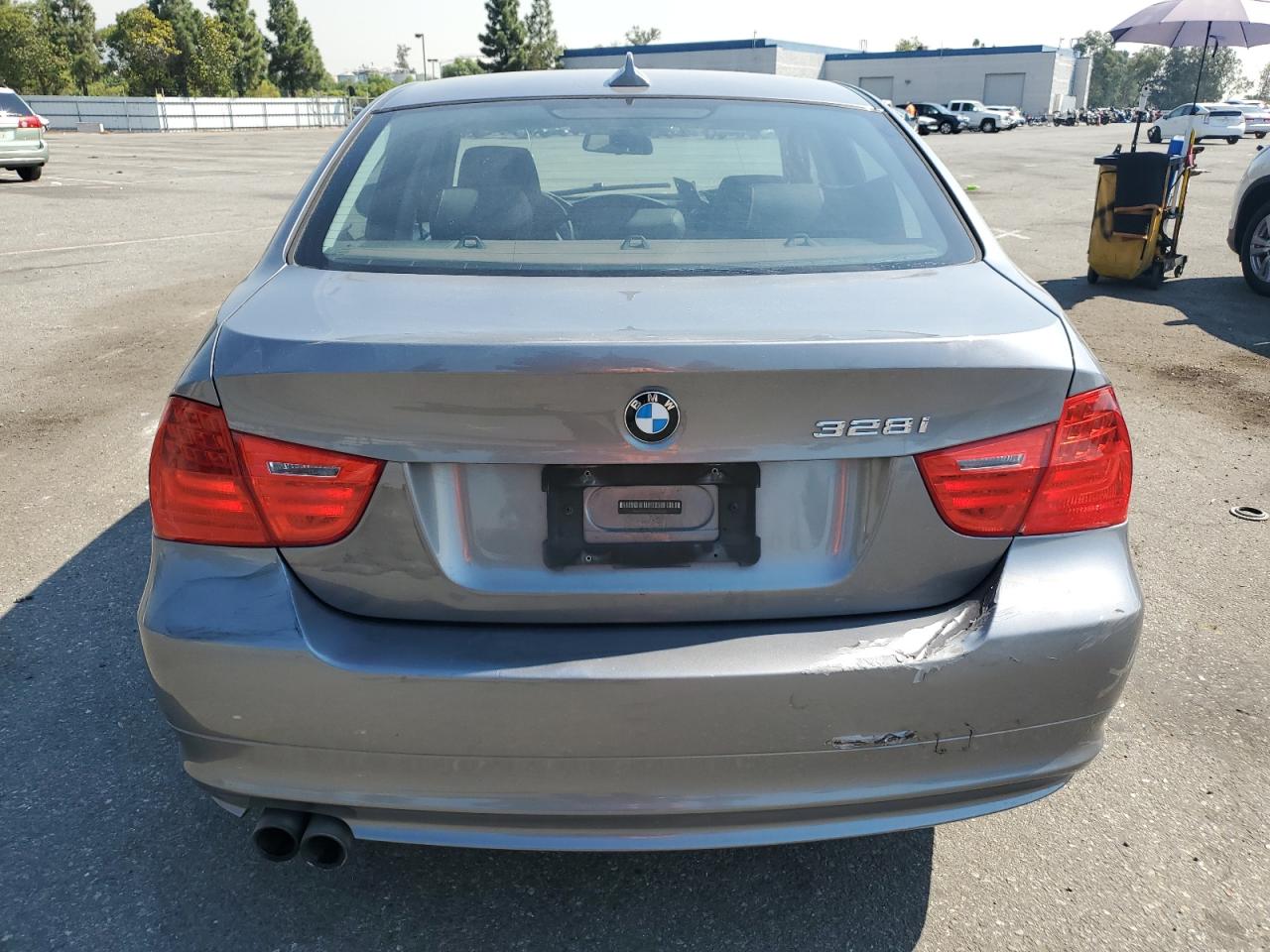 WBAPH53579A437560 2009 BMW 328 I Sulev