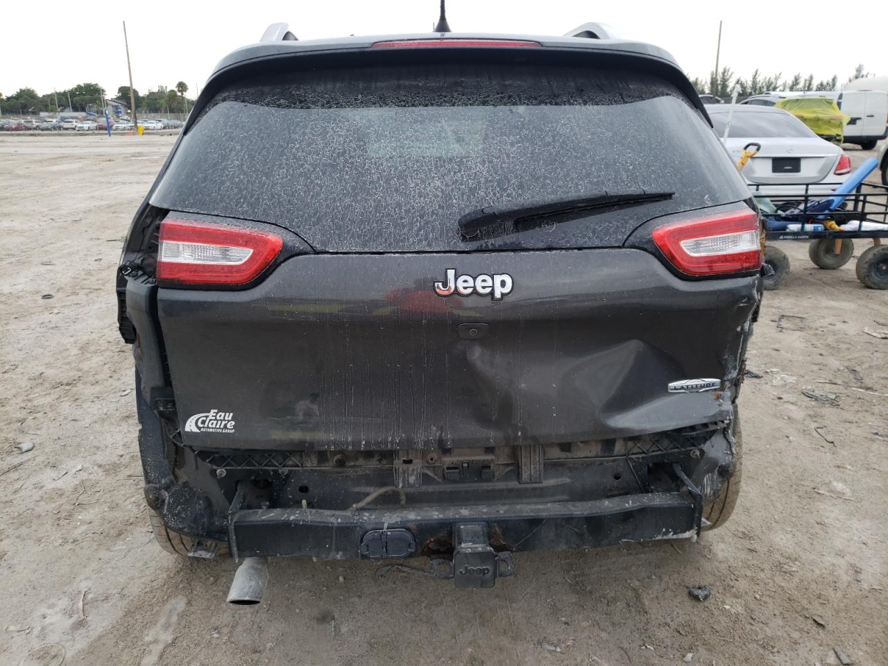 1C4PJLCB3GW370974 2016 Jeep Cherokee Latitude