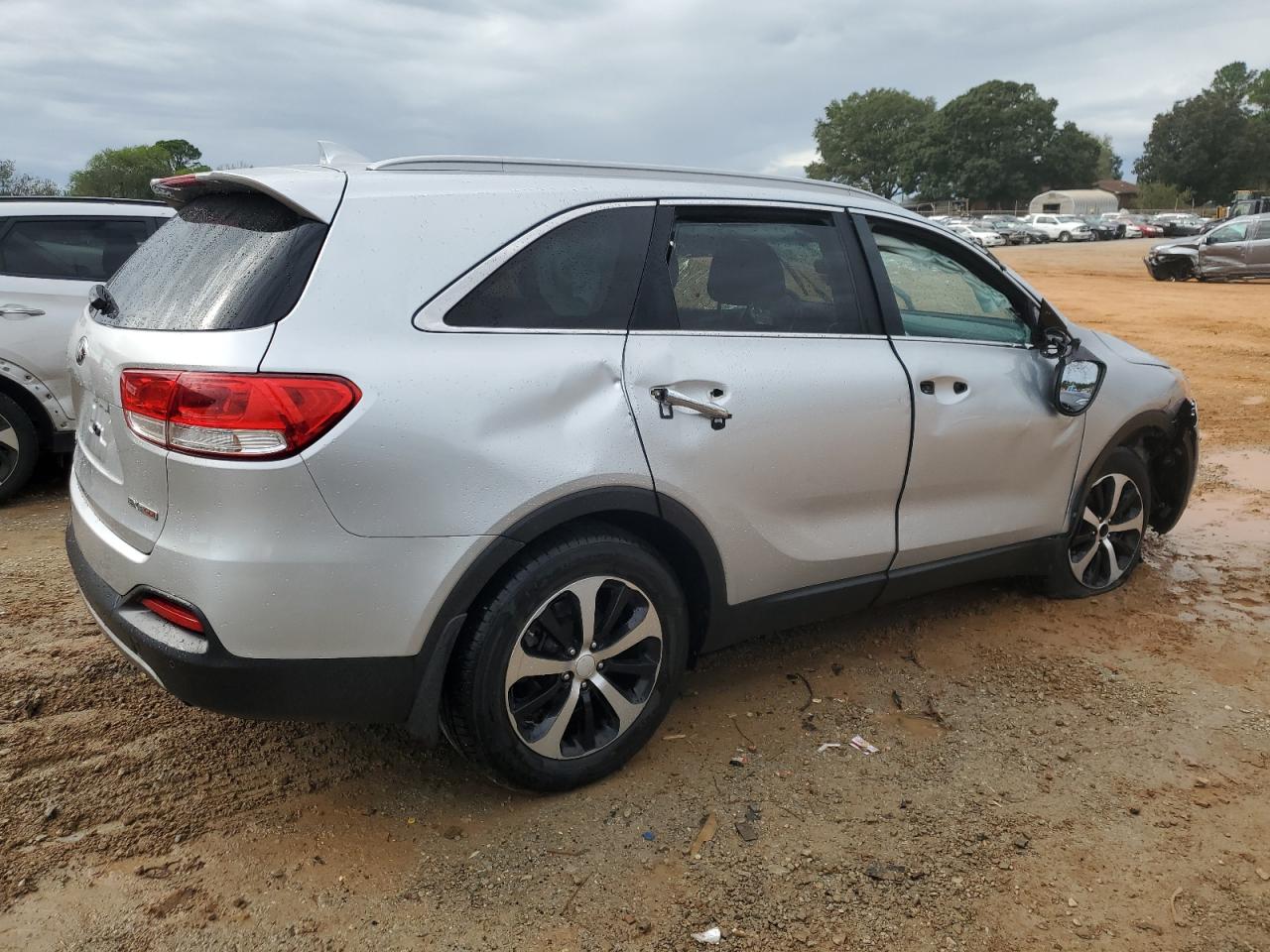 2016 Kia Sorento - Image 3