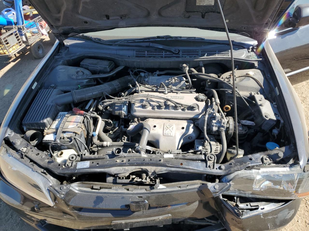 1HGCG5646YA128122 2000 Honda Accord Lx