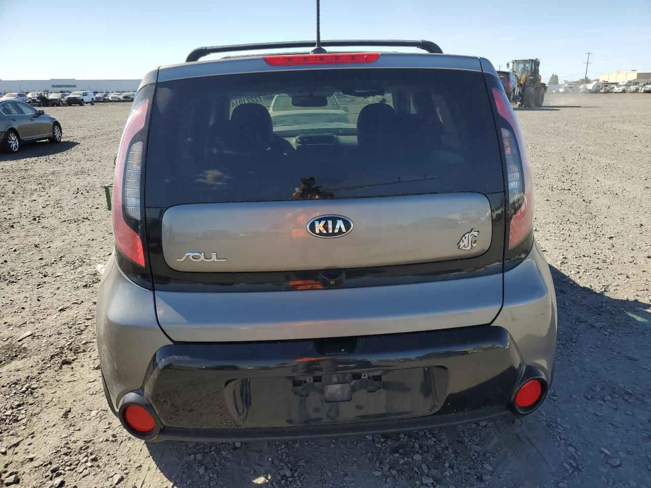 KNDJP3A56G7323661 2016 Kia Soul +