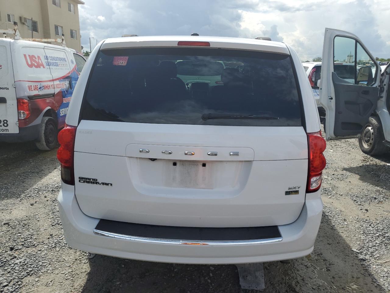 2014 Dodge Grand Caravan Sxt VIN: 2C4RDGCG1ER212593 Lot: 71037104