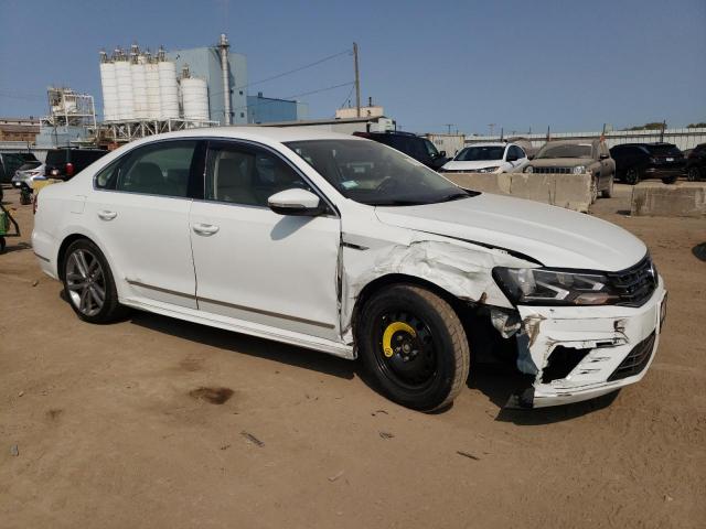  VOLKSWAGEN PASSAT 2017 Білий