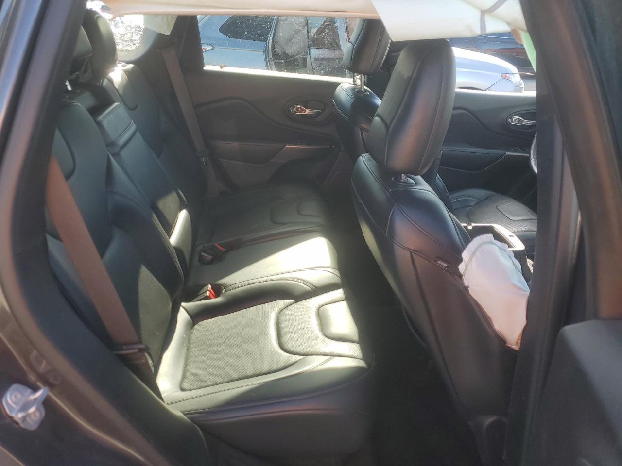 2019 Jeep Grand Cherokee - Image 10