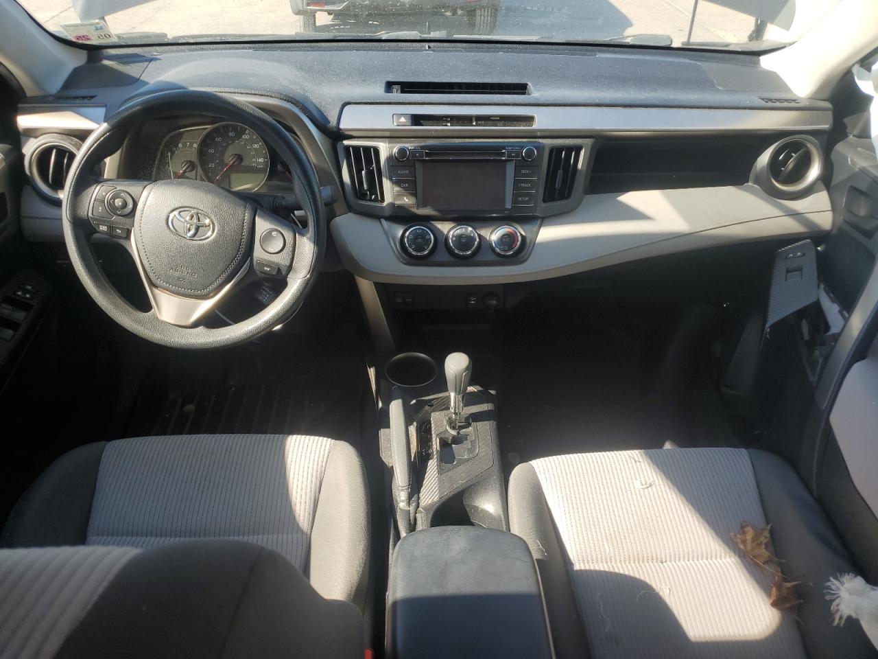 JTMZFREV2FJ041361 2015 Toyota Rav4 Le