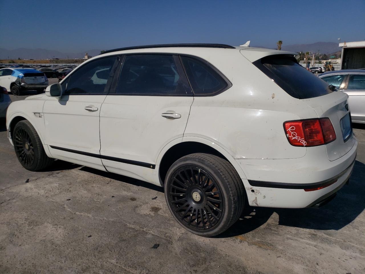 2018 Bentley Bentayga - Image 2
