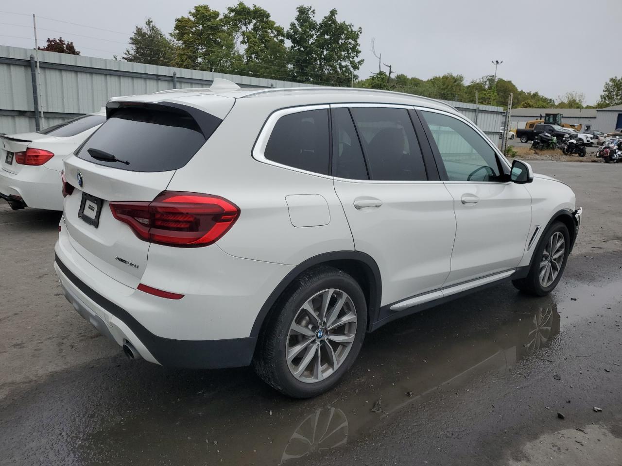 VIN 5UXTR9C59KLP81728 2019 BMW X3 no.3