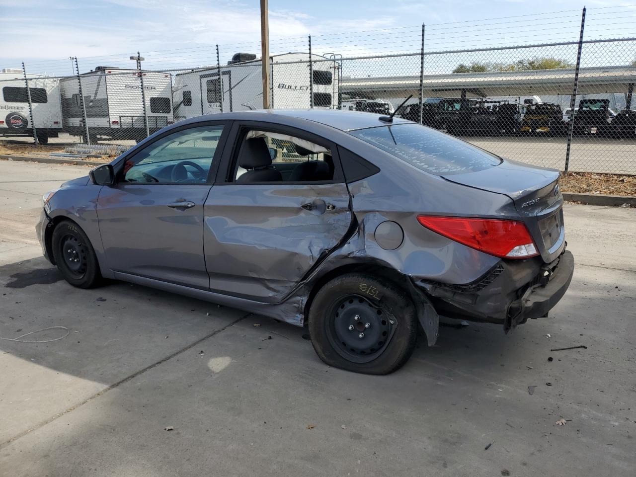 KMHCT4AE7HU235856 2017 HYUNDAI ACCENT - Image 2