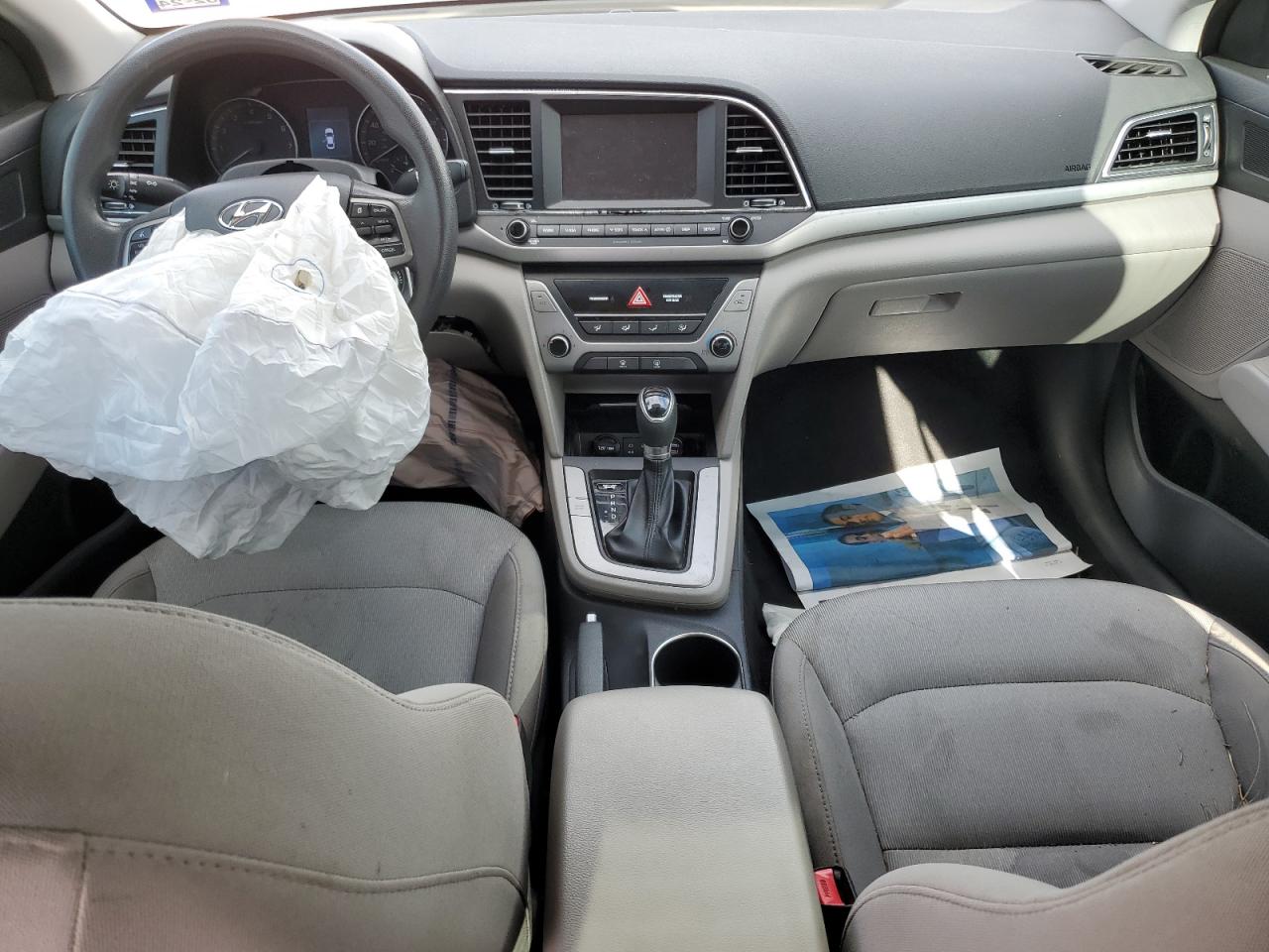 2018 Hyundai Elantra - Image 8