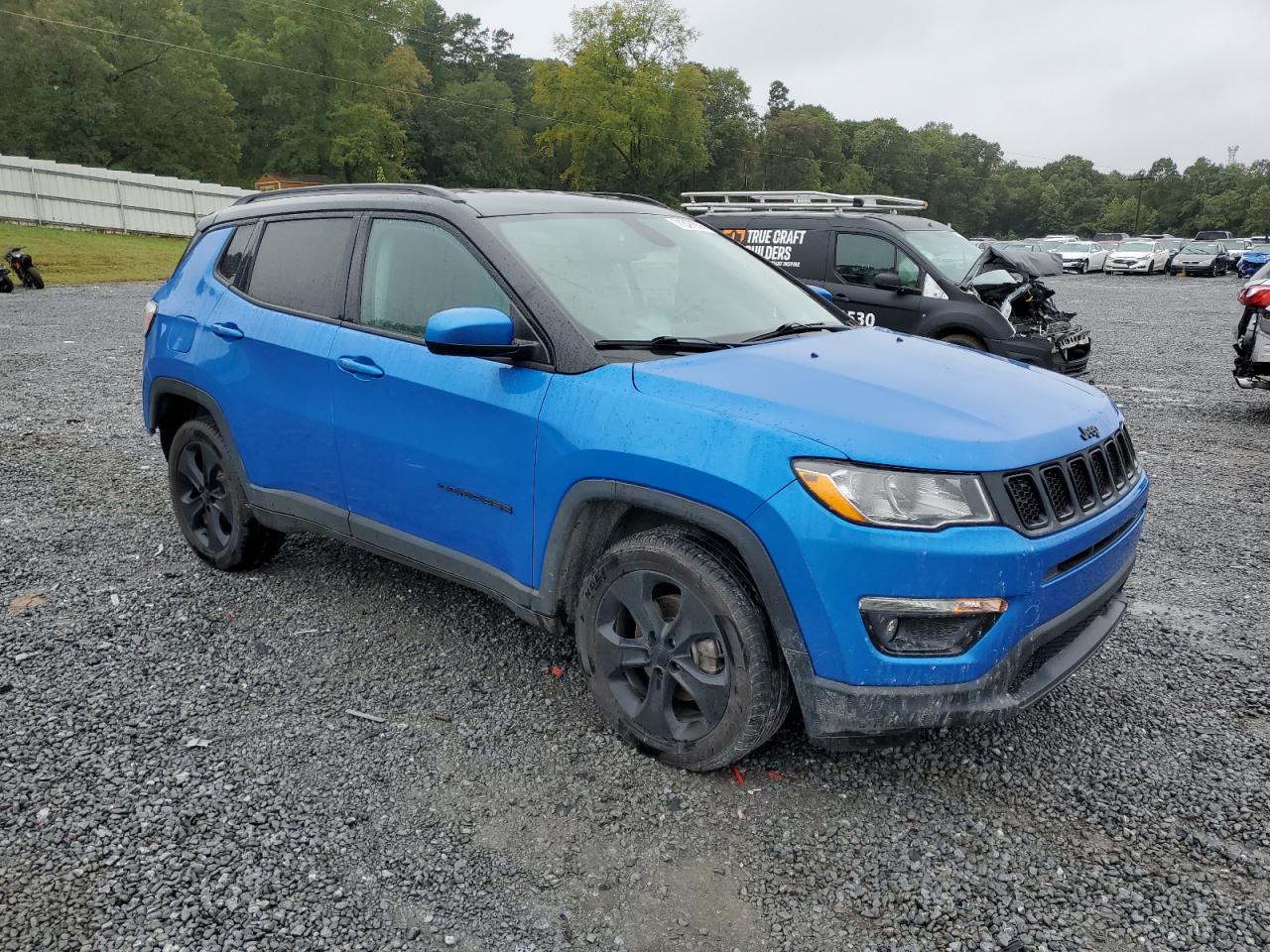 VIN 3C4NJCBB6MT587378 2021 JEEP COMPASS no.4