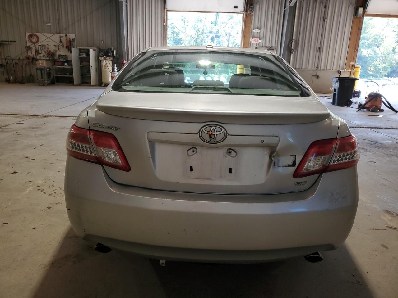 2011 Toyota Camry - Image 6