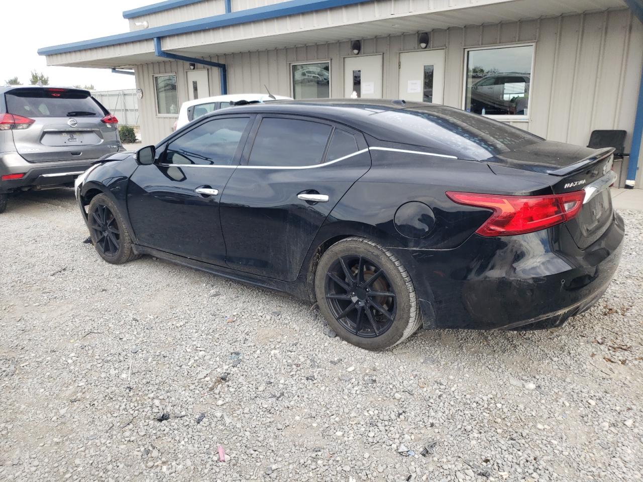 2017 Nissan Maxima - Image 2