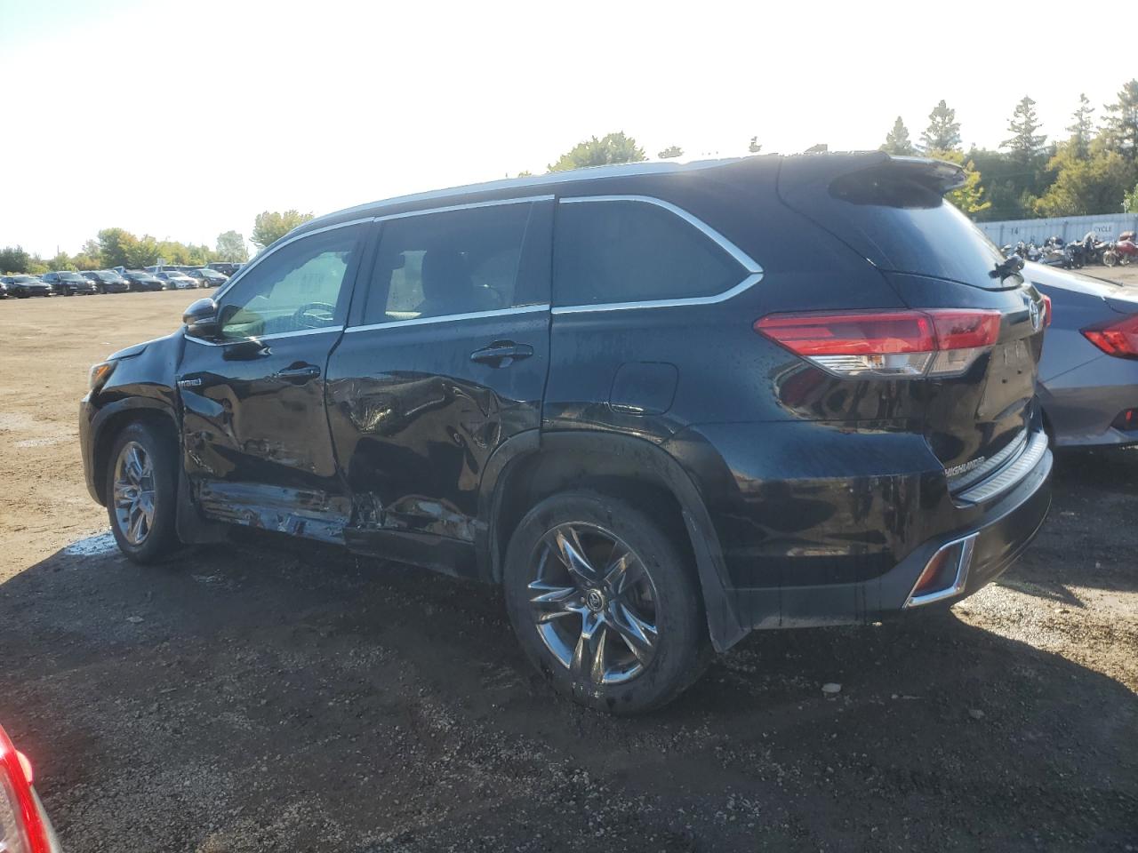 5TDDGRFH8KS064771 2019 TOYOTA HIGHLANDER - Image 2