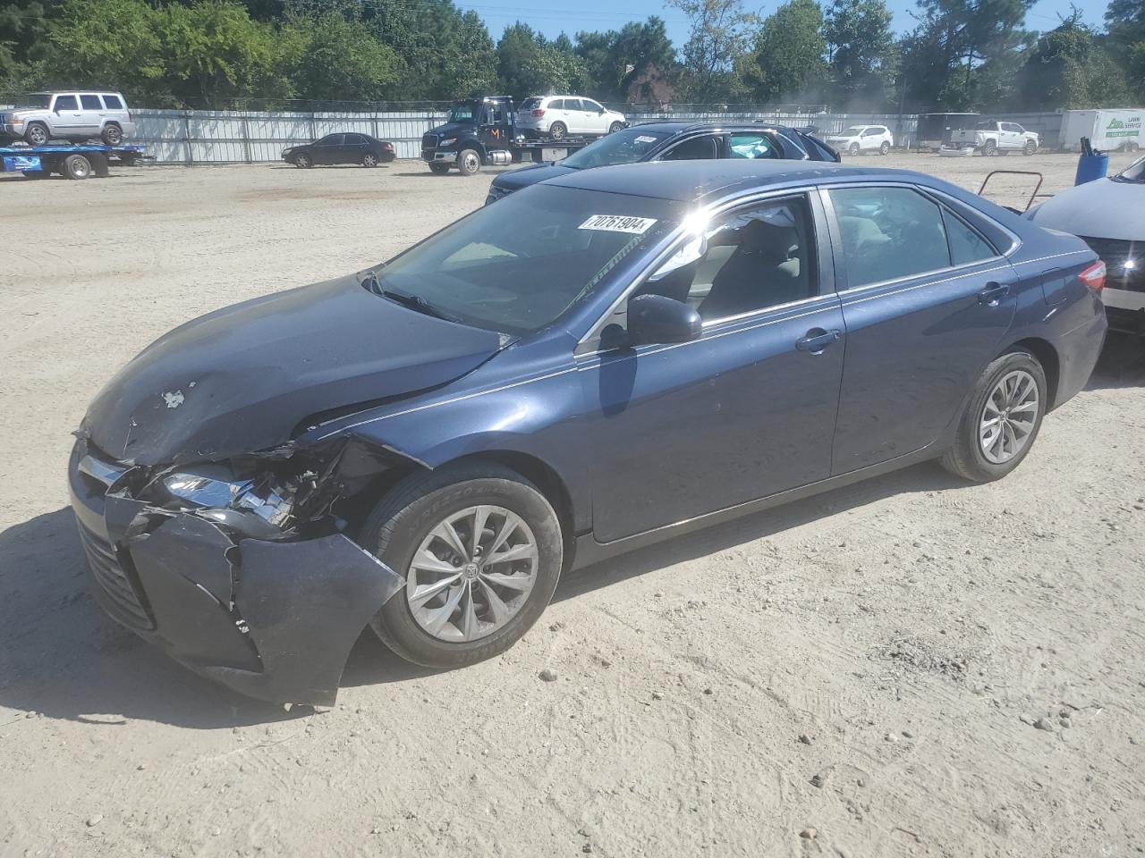 4T1BF1FK6HU682727 2017 TOYOTA CAMRY - Image 1