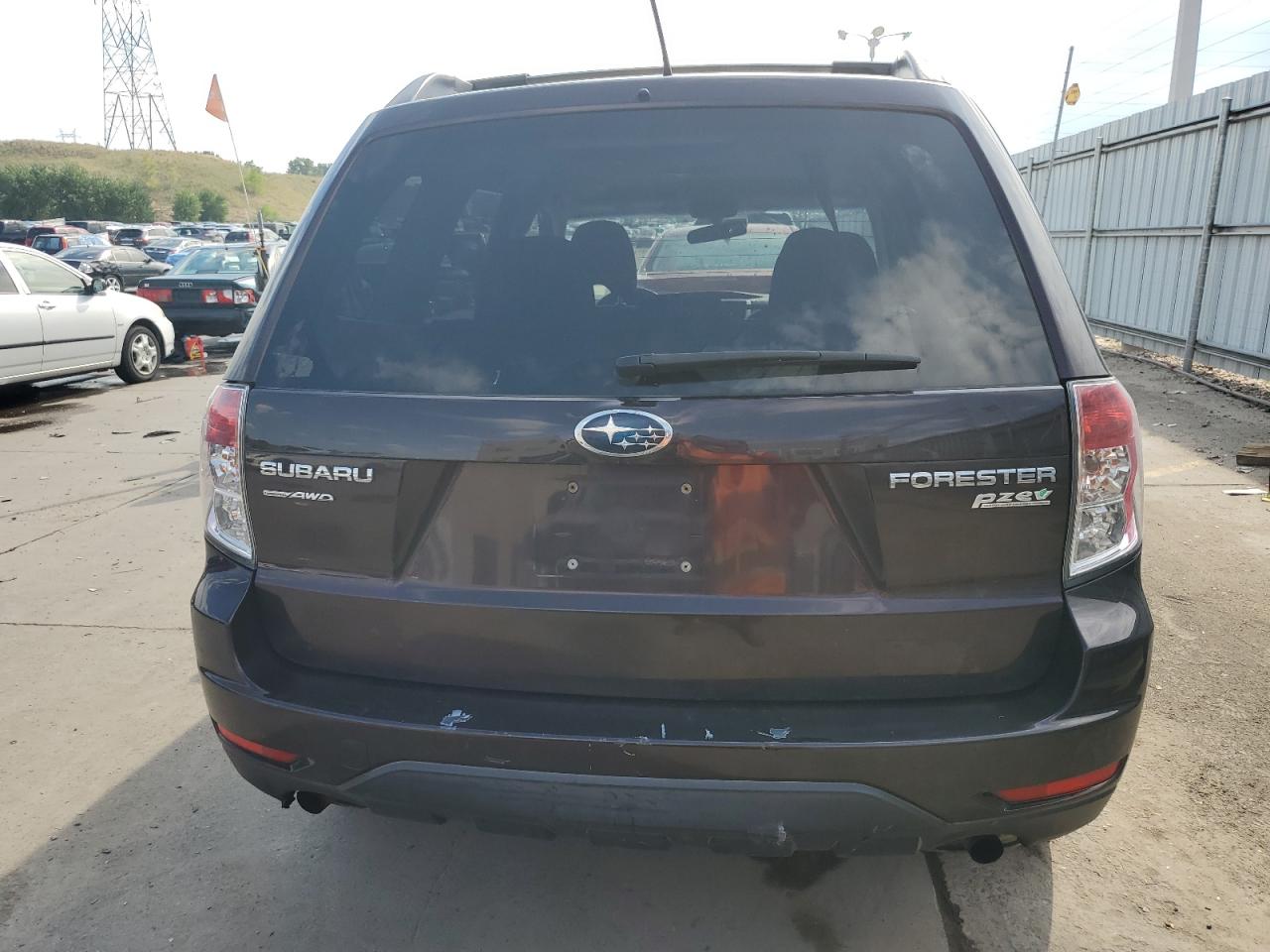 JF2SHADC4DH433857 2013 Subaru Forester 2.5X Premium