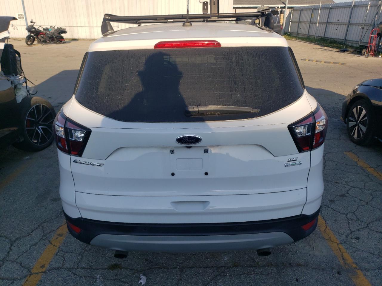 1FMCU0GDXJUD31734 2018 Ford Escape Se