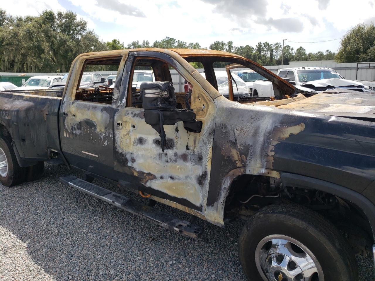 2021 Chevrolet Silverado - Image 9