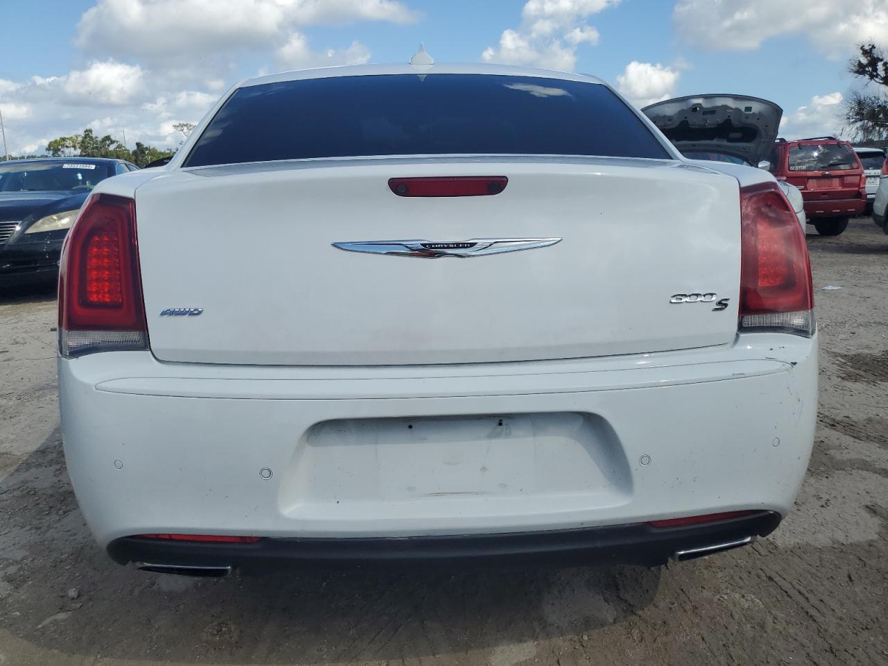 2018 Chrysler 300 S VIN: 2C3CCAGG5JH140589 Lot: 73814804