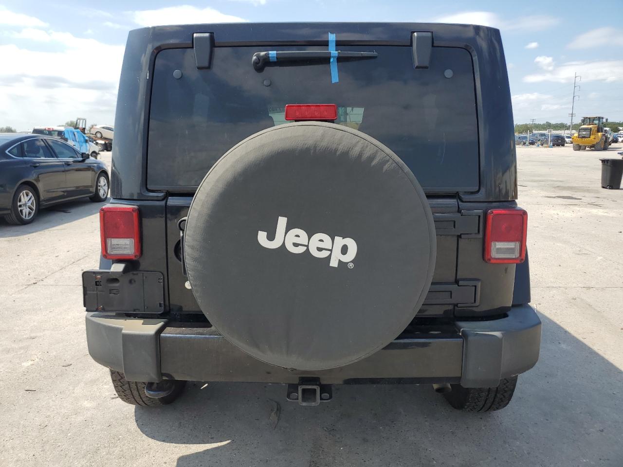 1C4BJWEG9HL619589 2017 Jeep Wrangler Unlimited Sahara